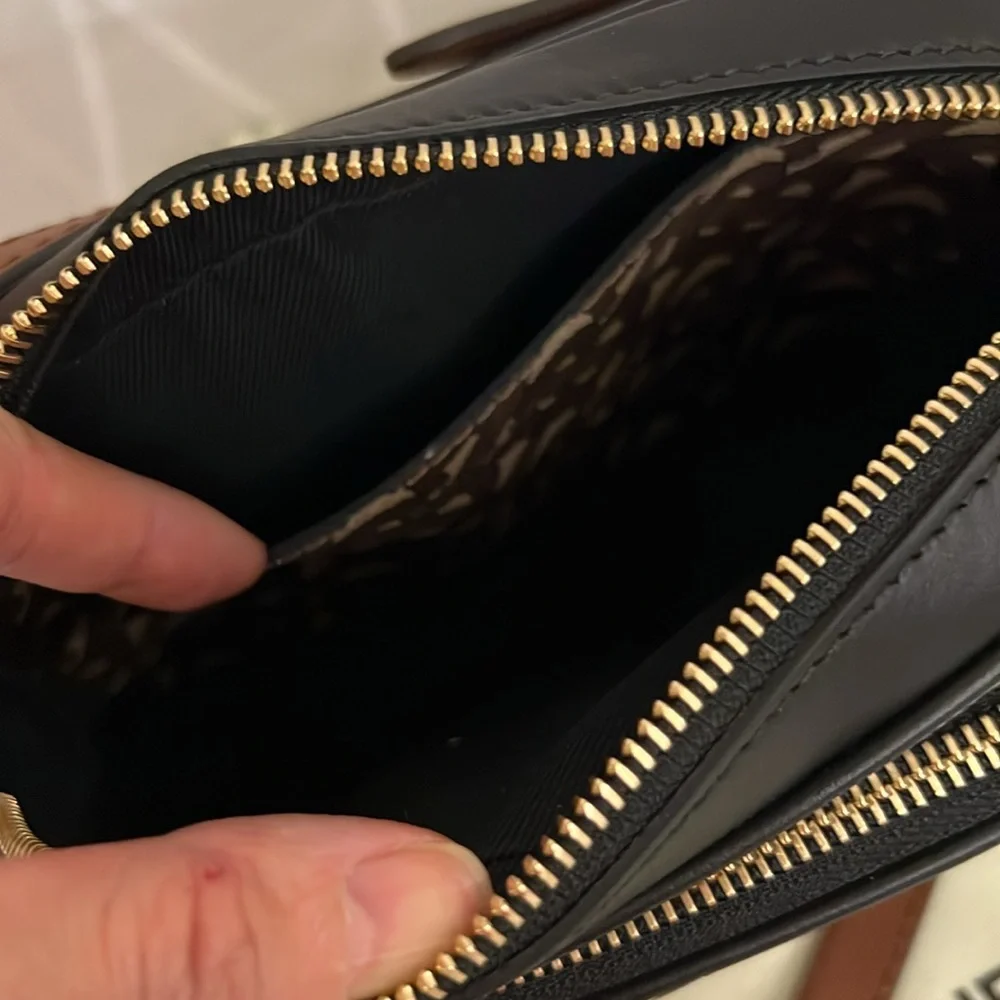 🔥🔥🔥Authentic Burberry TB camera bag 💼 - Picture 8 of 15